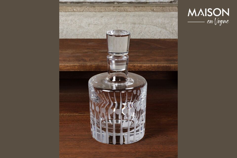 Aggiungete un tocco di eleganza a ogni pasto con il nostro decanter in vetro.