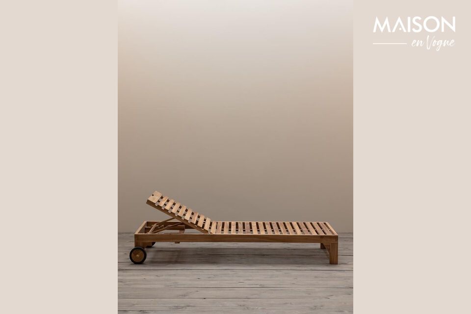 Chaise longue in teak, eleganza e comfort duraturi.