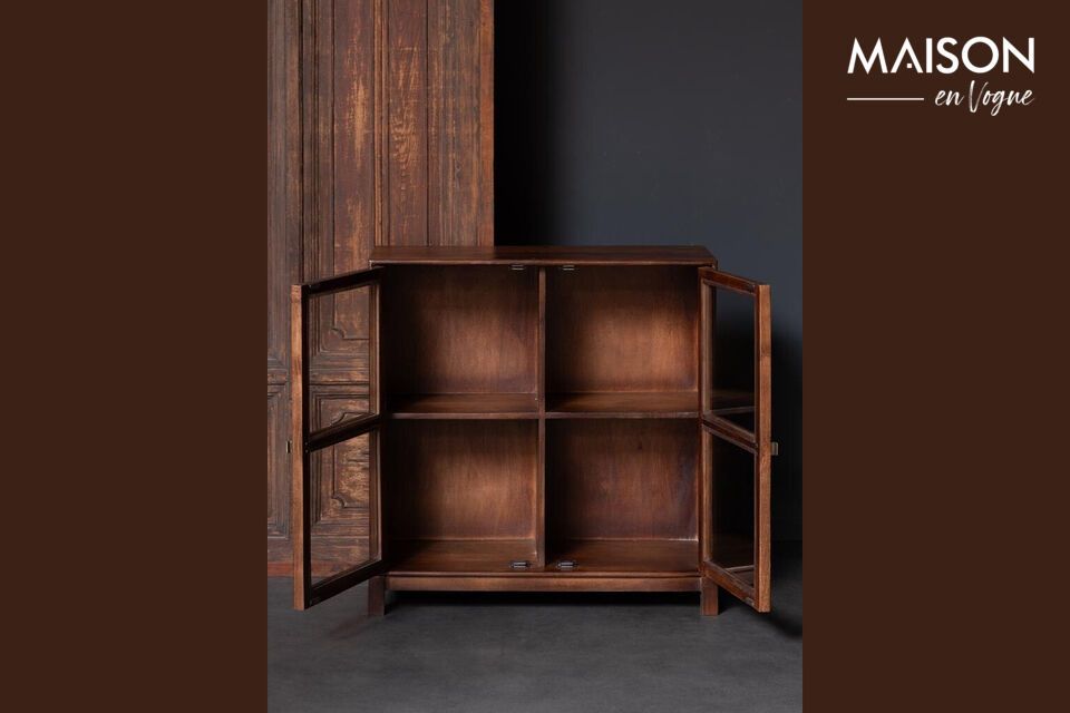 Una credenza in legno di mango pratica ed elegante per qualsiasi interno.