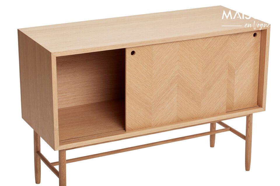 Scegliete la credenza Herringbone e date al vostro spazio abitativo un aspetto sofisticato e