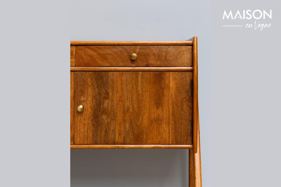 Scoprite l\'eleganza e la funzionalità senza tempo della nostra credenza in legno di mango