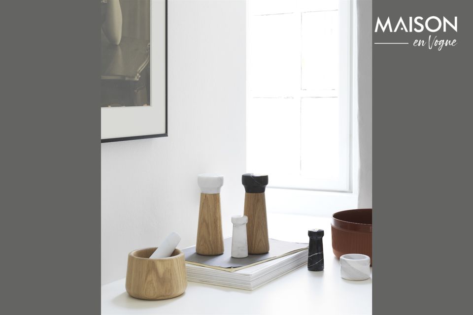 Vaso in marmo bianco per cantina, design semplice e moderno